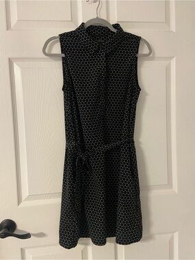 T39a- BANANA REPUBLIC Black Geometric Belted Shirt Dress